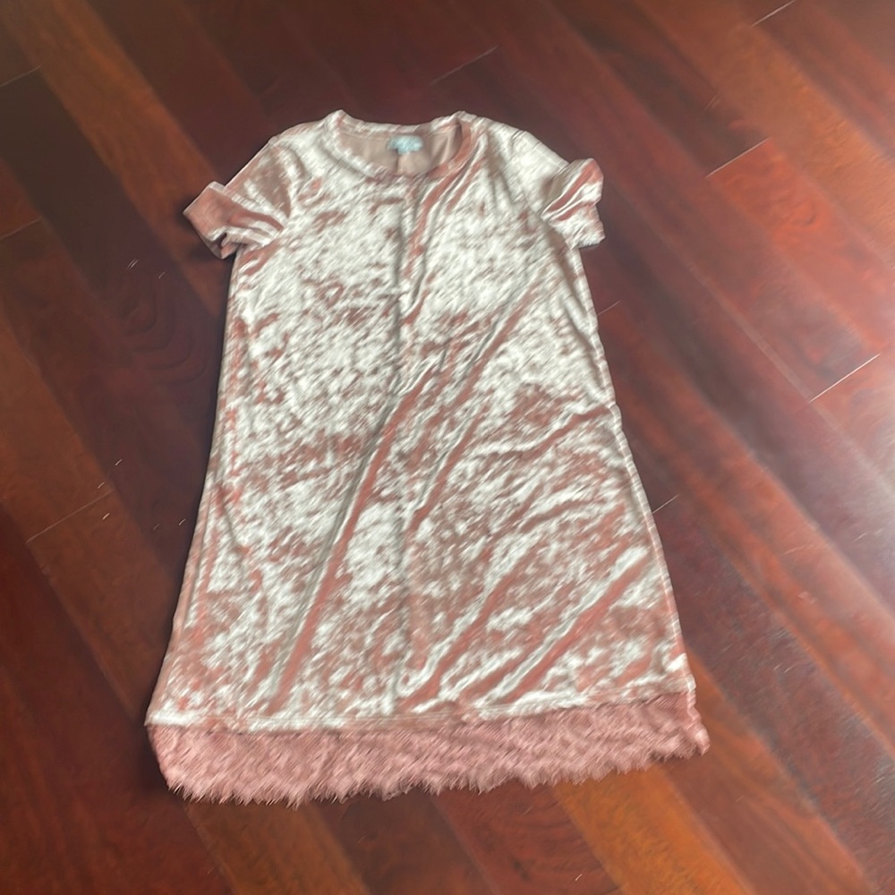 Girls crushed pink velvet shortsleeved dress